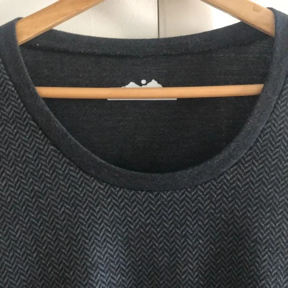 Kavu women’s long sleeve black and grey dress - Picture 3 of 8
